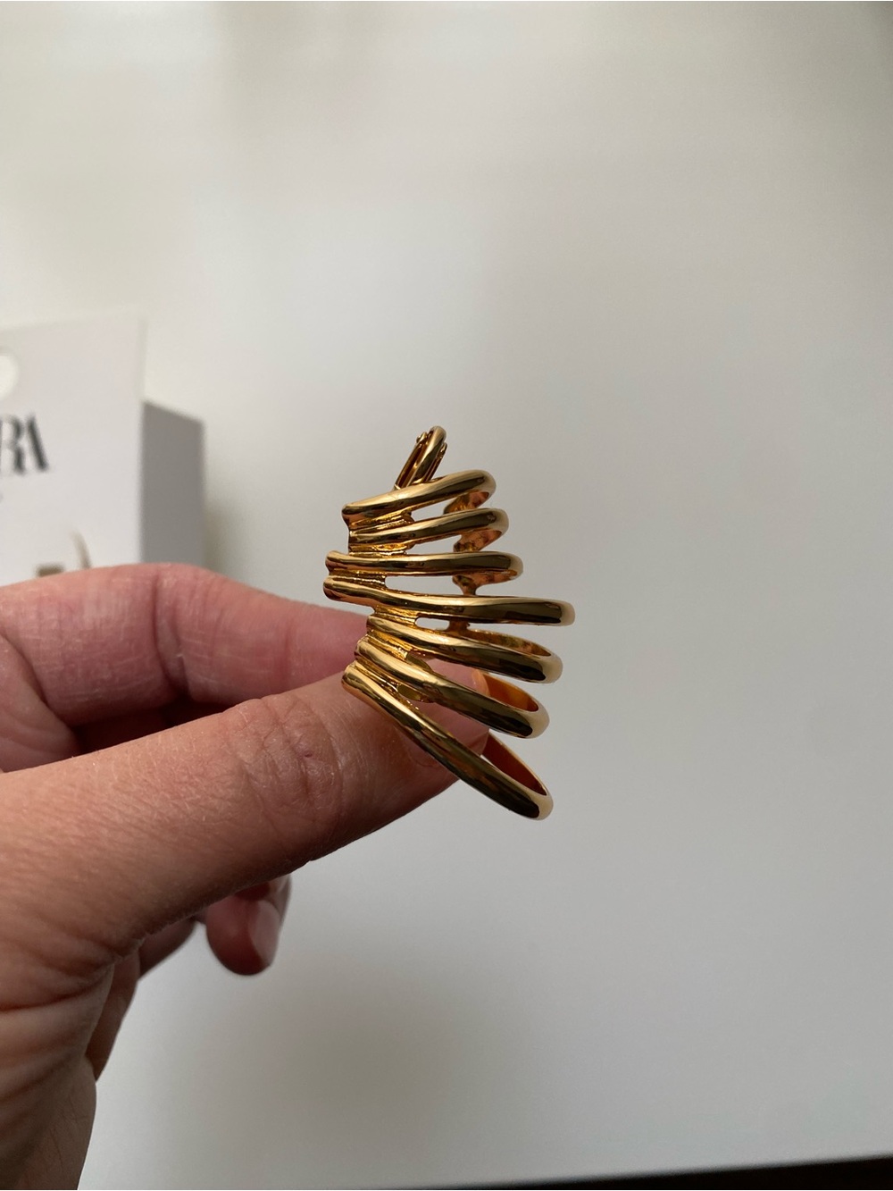 ZARA EAR CUFFS EARRINGS IN GOLD COLOR FASHION EARRINGS - Picture 2 of 7